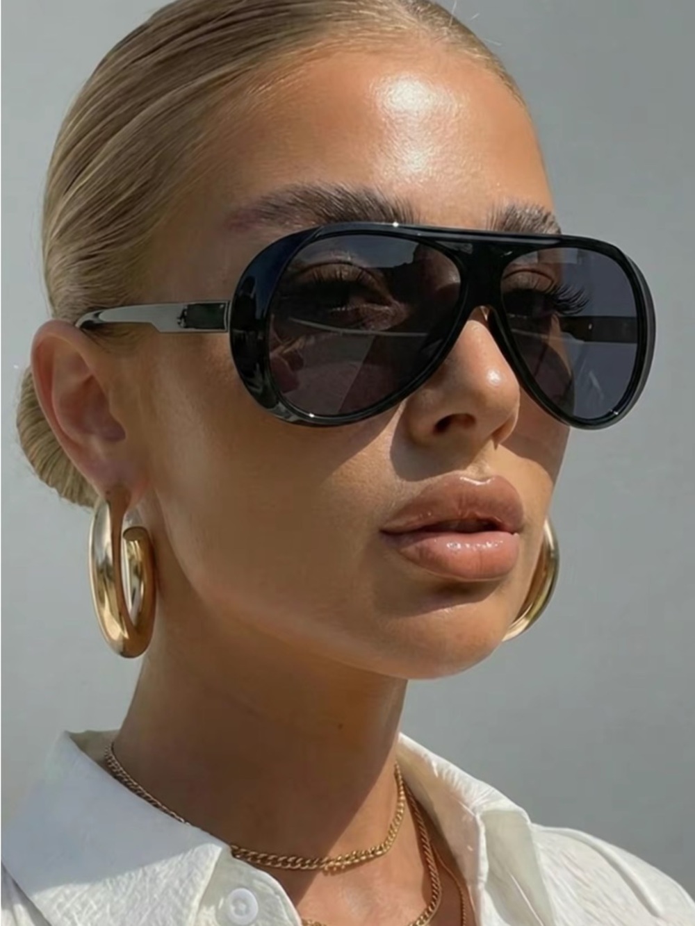 Classic Black Oversized Aviator-Style Sunglasses - UNISEX